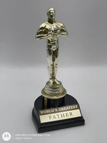 Estatuilla Trofeo Al Mejor Papá Del Mundo De Plástico 20cm Dorado — vintage México
