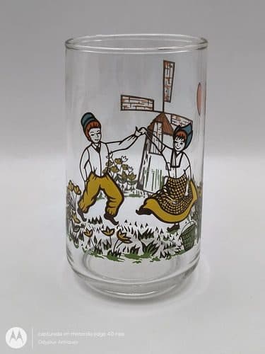 Vaso De Cristal Vintage Pareja Bailando Campo Molino Viento Transparente