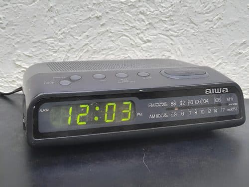 Radio Reloj Am/fm Aiwa Vintage Digital Fr-a25 Clock Radio Negro