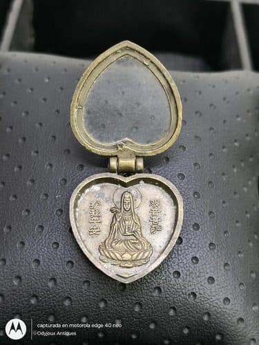 Dije Corazón Relicario Budista Tibetano En Cobre Vintage Dorado Oscuro