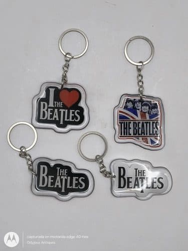 Set 4-pack Llaveros Retro The Beatles D Colección Grupo Rock Negro Blanco Azul/rojo — Coleccionables vintage