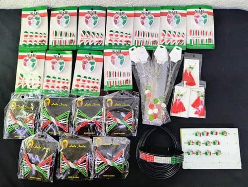Lote De Bisutería 48pz Patrias Verde Blanco Rojo 15 Y 16 Sep — Coleccionables vintage