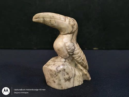 Figura Decorativa Mini Tucán Tallada A Mano En Mármol Coral