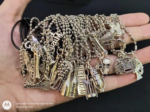 Lote Collares Colgantes Instrumentos Musicales Acero 32pz Plateado