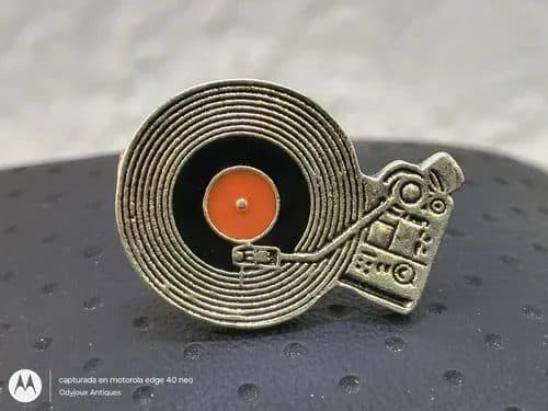 Pin/broche Metálico Tornamesa Retro Vintage 2cm Plateado Pin/broche Metálico Tornamesa Retro Vintage Rockola De Vinilos 2cm