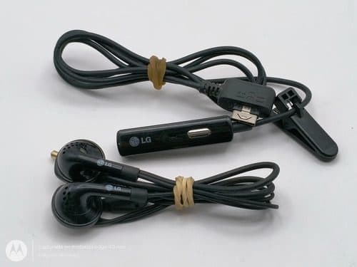Auriculares LG Manos Libres Con Micrófono Para Celular Retro Negro — Audio vintage