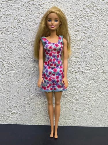 Barbie Doll Básica Mattel Vestido Fondo Blanco 2015 Original — Coleccionables vintage, años NOW