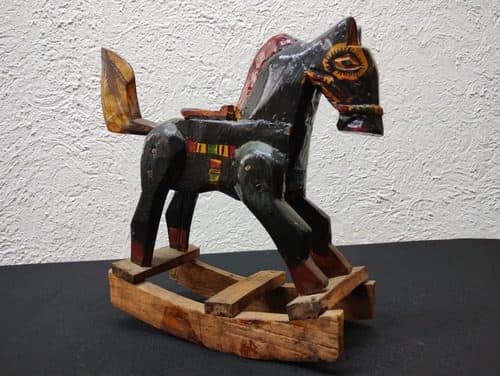 Caballito Mecedora Vintage Madera Artesanal Pintado A Mano Multicolor