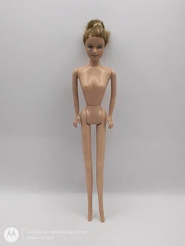 Muñeca Tipo Barbie Retro China Cabello Castaño Ojos Verdes — Coleccionables vintage