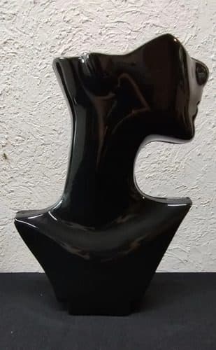 Exhibidor Cara Negra 12 Piezas Plástico Collar Arete Usado Negro — Coleccionables vintage
