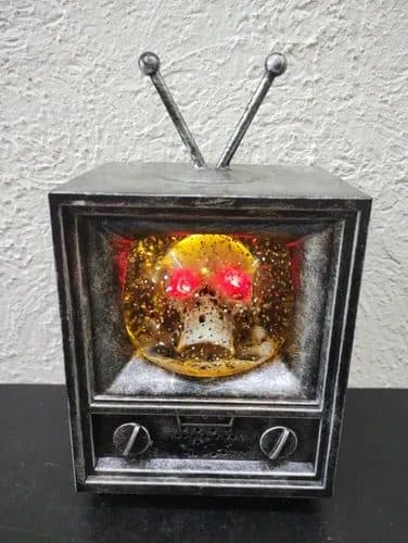 Decoración Halloween Retro Tv Calavera Con Luz Y Sonido Gris