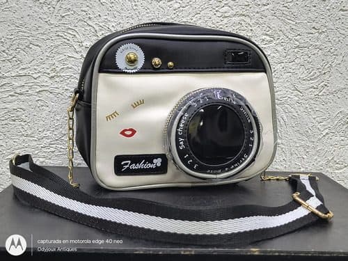 Bolsa Forma De Cámara Fotográfica Retro Vintage Negro Cross Negro Con Blanco Lisa Brillosa Oro Blanco Con Negro — Coleccionables vintage