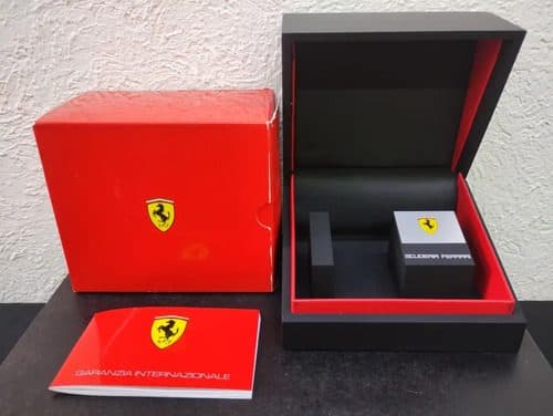 Estuche Para Reloj Ferrari Scuderia Classic Carbon Black Negro — Coleccionables vintage, años NOW