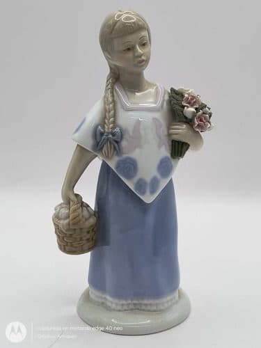 Figura Mujer Campesina De Porcelana Cuernavaca Mx Sept 1988 Azul Con Blanco