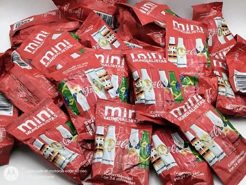 Lote 35pz Botellitas Mini Mundialistas Coca Cola Rusia 2018 Mini Mundialistas Coca Cola Rusia 2018 Dañadas Aplastadas — Coleccionables vintage, años NOW