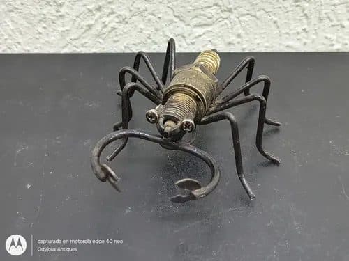Figura Escorpión De Metal Artesanal Bujía De Carro Vintage