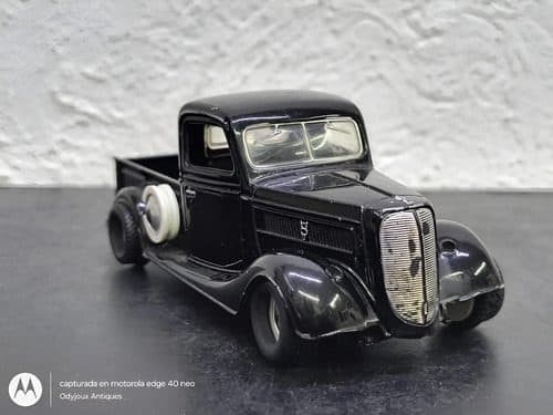 Camioneta Ford Pick Up 1937 Escala 1/34 Vintage Mod.ss5607 Negro — Decoración vintage, años NOW