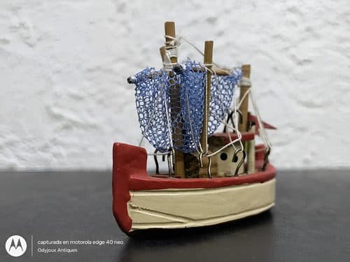 Barco De Madera Miniatura Hecho A Mano En China Vintage 90's Beige — Decoración vintage, años 90s