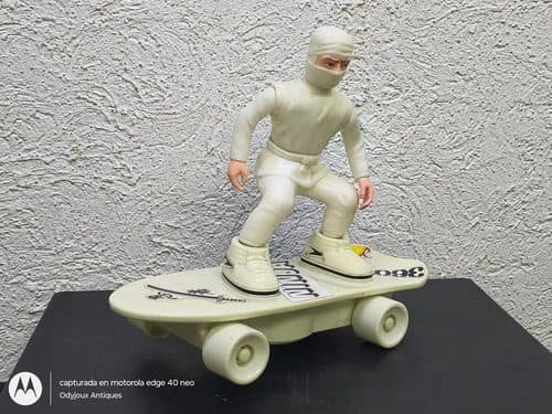 Figura Ninja Con Patineta Hip Yick International 1988 Vintag