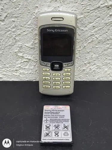Celular Sony Ericsson T-226m Vintage No Funciona Reparar Plateado