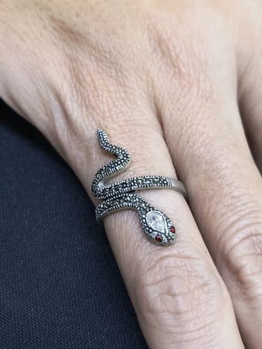 Anillo De Serpiente En Plata Ley .925 Con Marquesita Vintage Plateado 8 — Coleccionables vintage