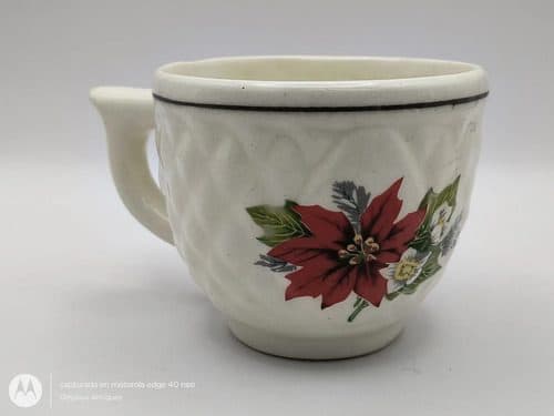 Taza Navideña Con Flor De Nochebuena Cerámica Vintage 300ml Beige Taza Navideña Con Flor De Nochebuena De Cerámica Vintage 300ml — Decoración vintage