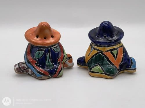 Par De Saleros Cerámica De Talavera Panchito Durmiendo 7cm Multicolor