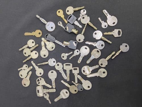 Lote 45 Llaves De Metal Usadas — Coleccionables vintage