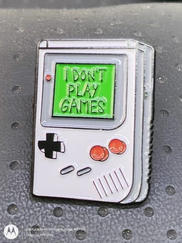 Pin/broche Game Boy Gris Tabique Retrogames 80's Metal 2.7cm Gris Pin/broche Game Boy Gris Tabique Retrogames 80's Metal 2.8cm