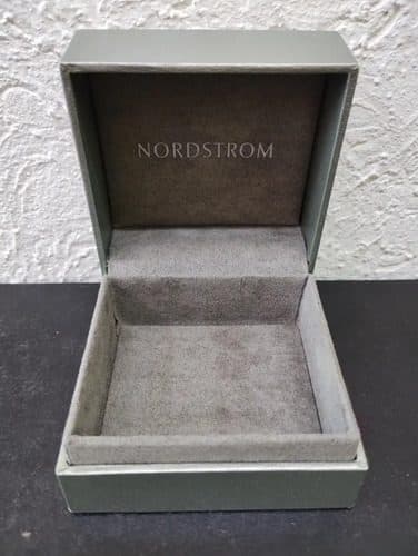 Estuche/caja Para Reloj O Joyería Nordstrom Usado Original Plateado — Coleccionables vintage