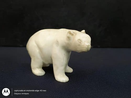 Figura Decorativa Mini Oso Polar Tallada A Mano En Mármol Blanco Rosado